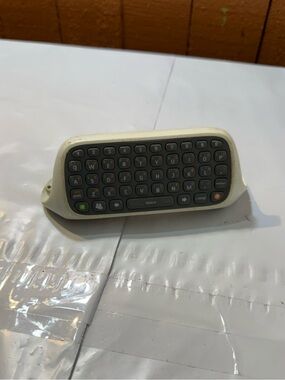 official Microsoft Xbox 360 Chatpad a QWERTY mini-keyboard